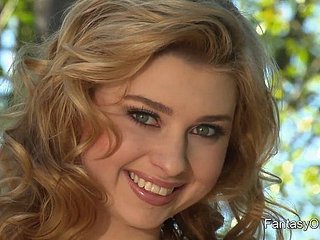 Molly Bennett - Striptiz A Masturba
