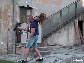Chudy nastolatek Sarah Kay porwana i fucked wbrew jej woli