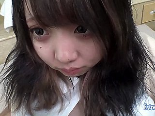 Jav College Girl Shiratori Fucks Uncensored Doggystyle con i ragazzi Cum come lubrificante Carino amatrice