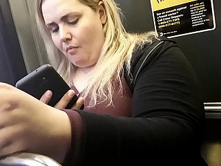 Dama muy Gordita en autobus
