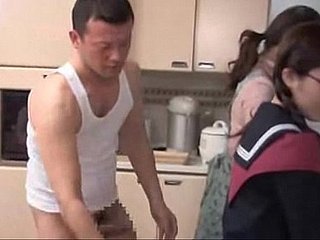 Japanische Gläser Schulmädchen von Brüdern gefickt