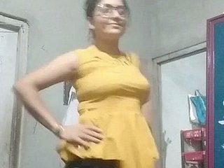 Zia apropos camicetta stretta e reggiseno e biancheria intima