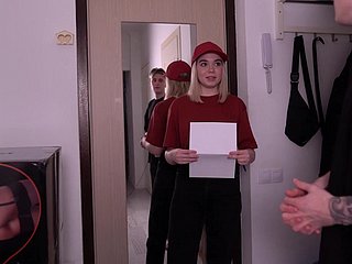 Yaramaz teslimat bebeğim, bir müşteri tarafından bir ipucu olarak ağız leman var