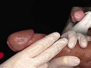Üretranın tıbbi muayenesi ve bir sperm örnek görünümünün ekstraksiyonu