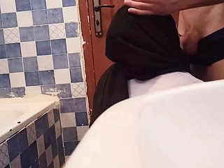 Потом с тяжёлой ношей на меня напал придурок и сволочь