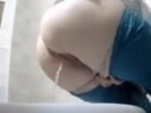 Dojrzałe Lekarz sika w toalecie! Mocny strumień! Ukryta kamera!
