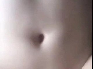 Seorang gadis dengan payudara besar berhubungan seks dengan saya