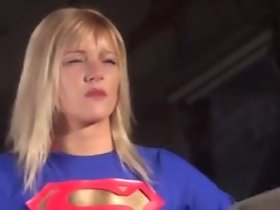 Supergirl ถูกจับและ Captive