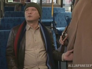 Honour cougar ubrany element mocno daje urzekające ręczna robota w autobusie w rzeczywistości pędu