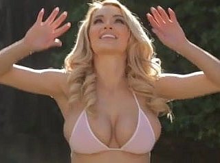 sexy donna procace naturale facendo sport anent slo-mo